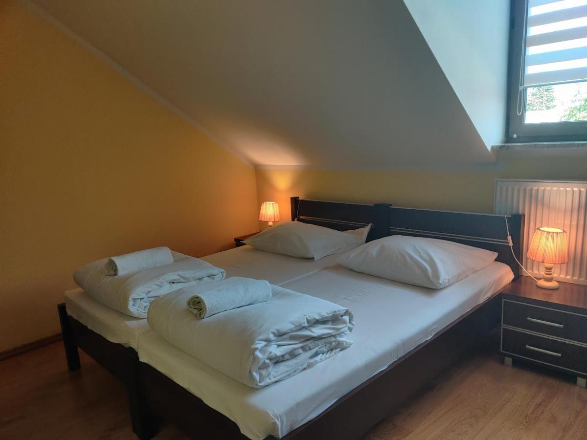 Cztery Pory Roku Pension Białowieża Buitenkant foto