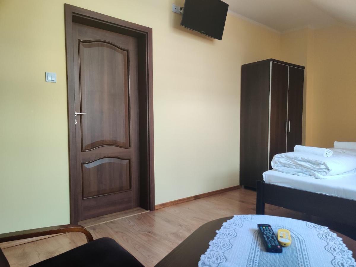 Cztery Pory Roku Pension Białowieża Buitenkant foto
