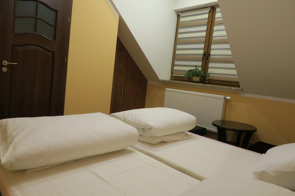 Cztery Pory Roku Pension Białowieża Kamer foto
